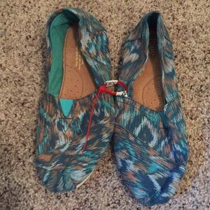 Women’s size 7 toms